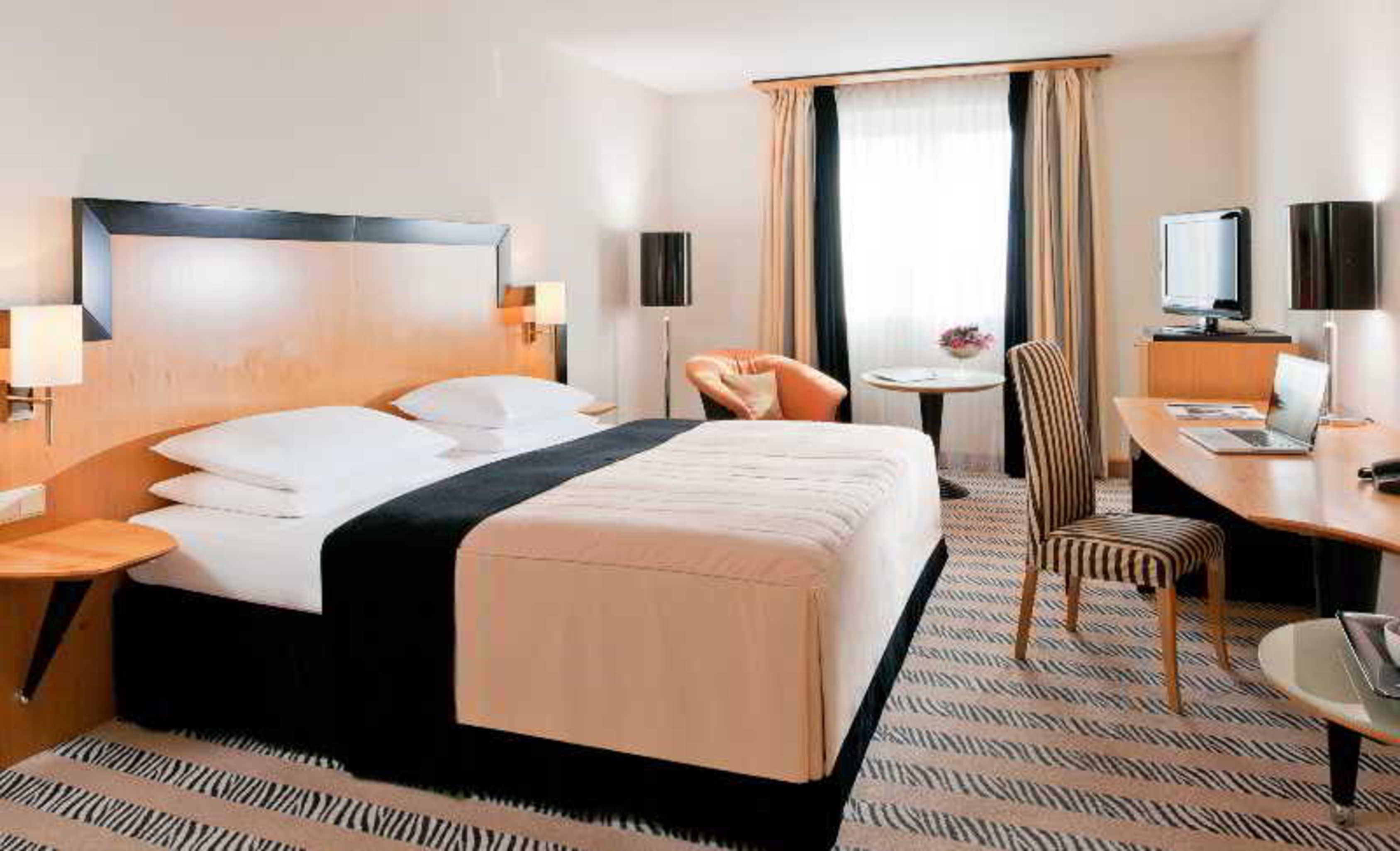 Don Giovanni Hotel Prague - Great Hotels Of The World Esterno foto A room at a modern hotel