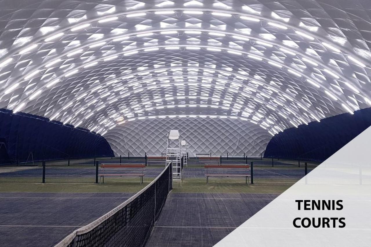 Don Giovanni Hotel Prague - Great Hotels Of The World Esterno foto Tennis courts