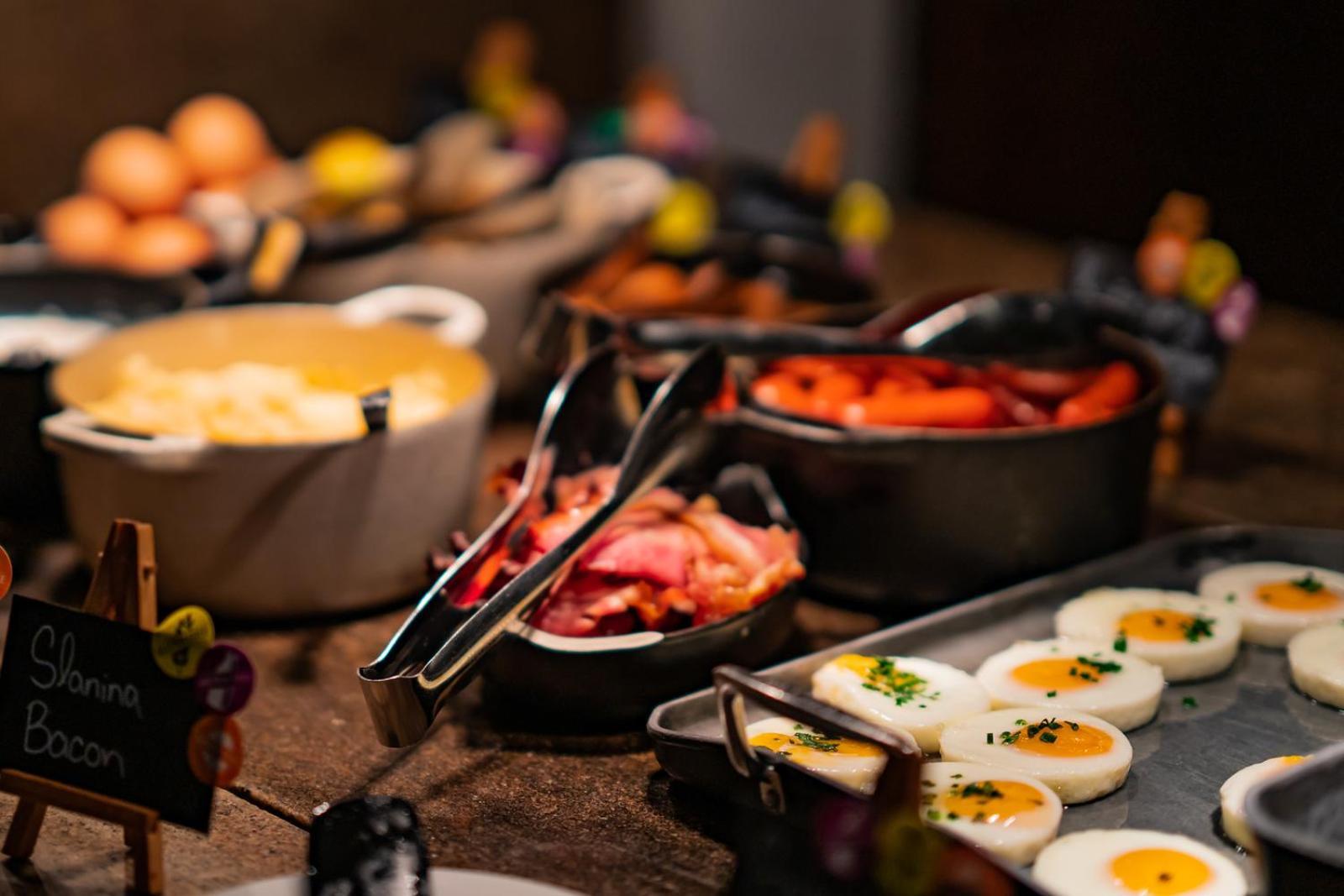 Don Giovanni Hotel Prague - Great Hotels Of The World Esterno foto Breakfast buffet